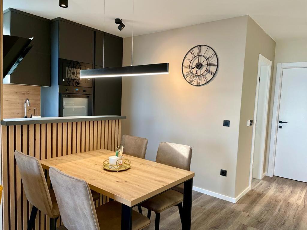 Apartment Linda With Panoramic Sea View Makarska Esterno foto