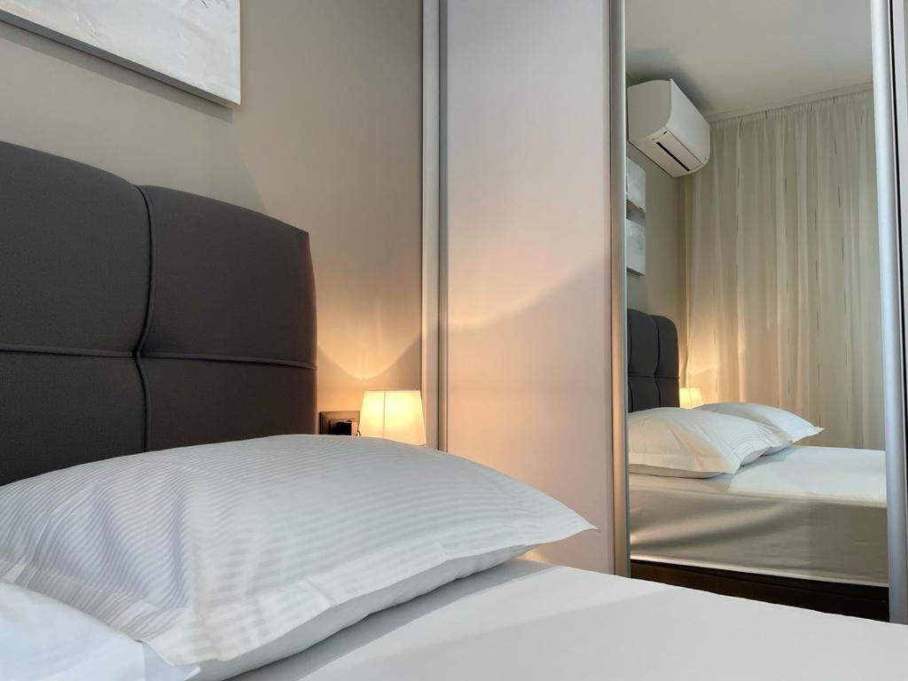 Apartment Linda With Panoramic Sea View Makarska Esterno foto