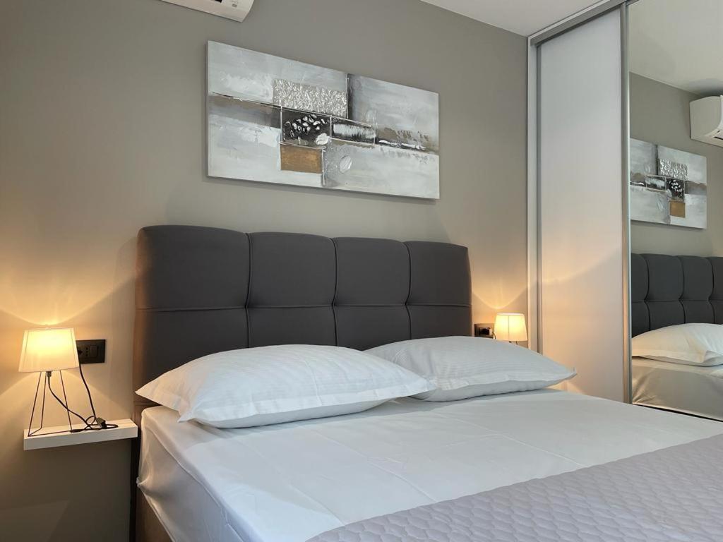 Apartment Linda With Panoramic Sea View Makarska Esterno foto
