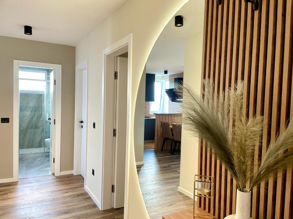 Apartment Linda With Panoramic Sea View Makarska Esterno foto