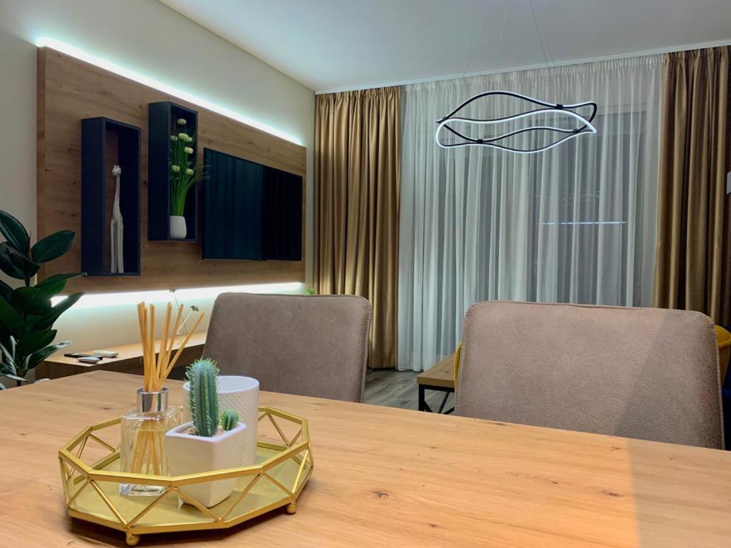 Apartment Linda With Panoramic Sea View Makarska Esterno foto