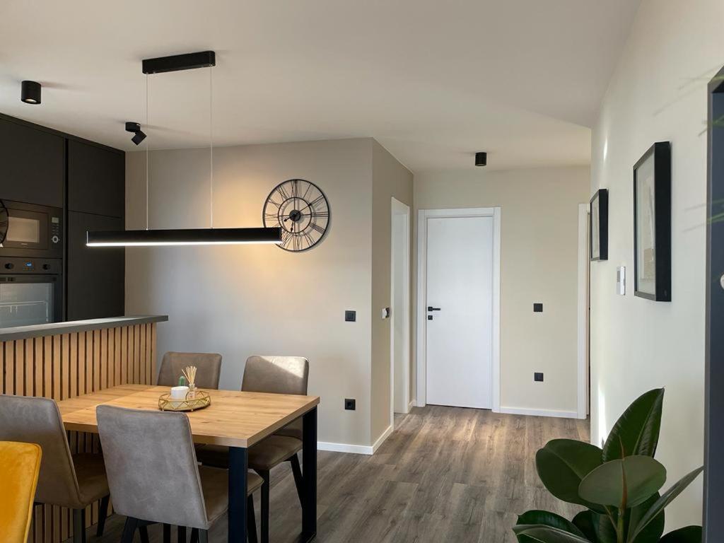 Apartment Linda With Panoramic Sea View Makarska Esterno foto