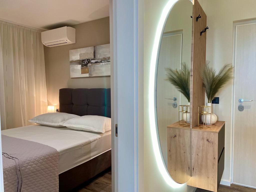 Apartment Linda With Panoramic Sea View Makarska Esterno foto